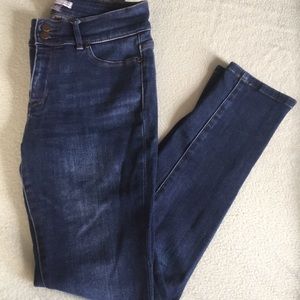 Super comfy, high-waisted, skinny jeans!